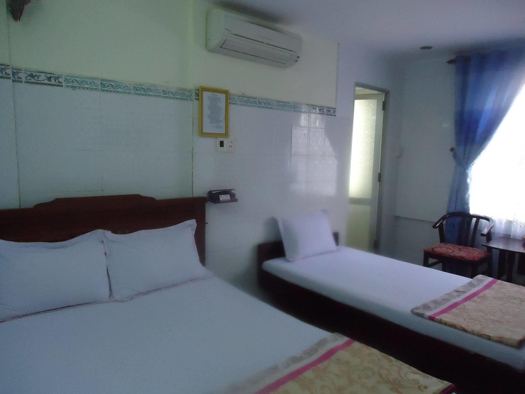 Anh Linh 1 Hotel Dong Hoi Exterior photo