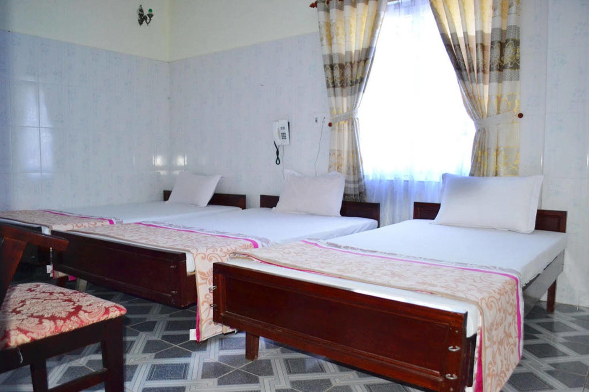 Anh Linh 1 Hotel Dong Hoi Exterior photo