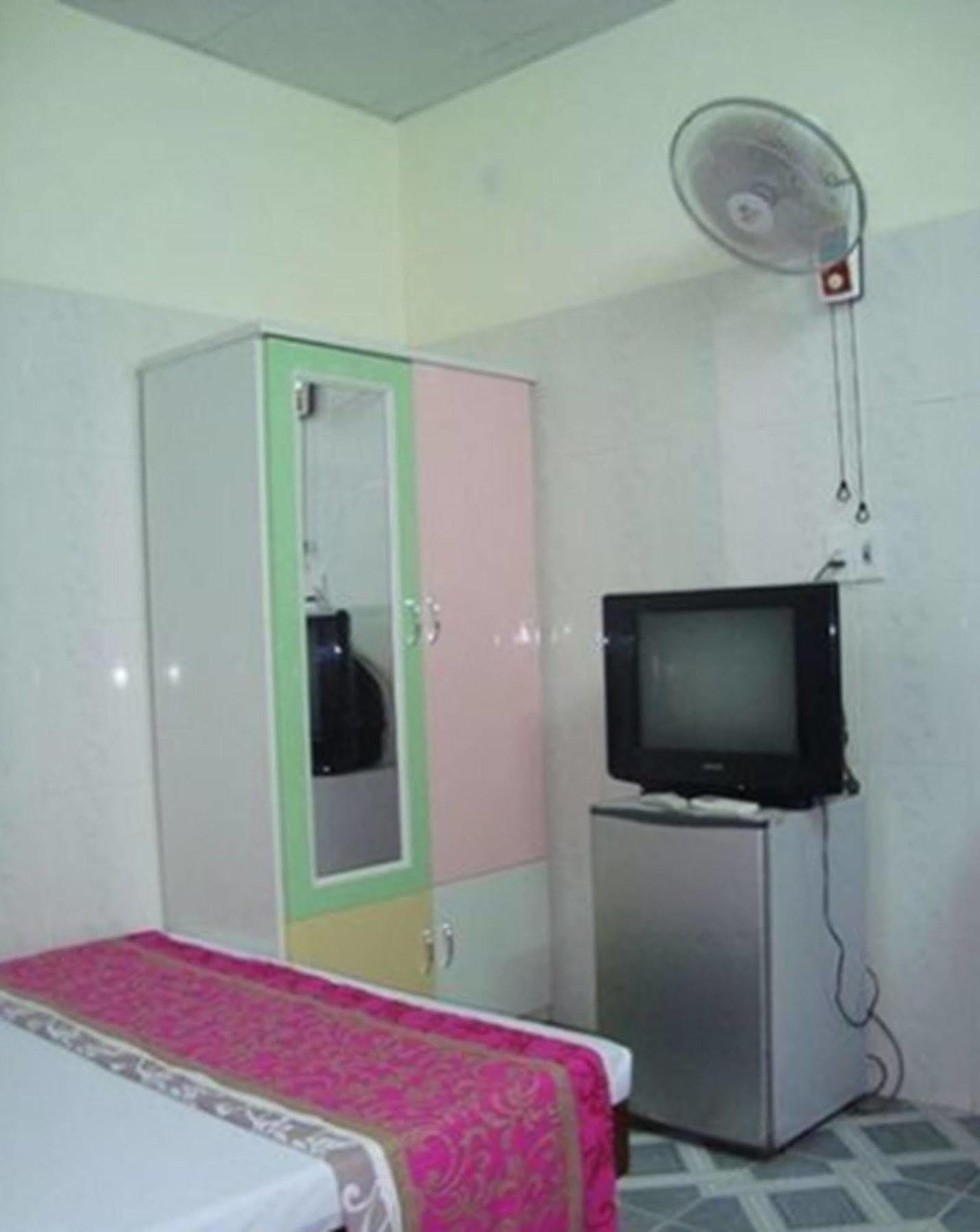 Anh Linh 1 Hotel Dong Hoi Exterior photo