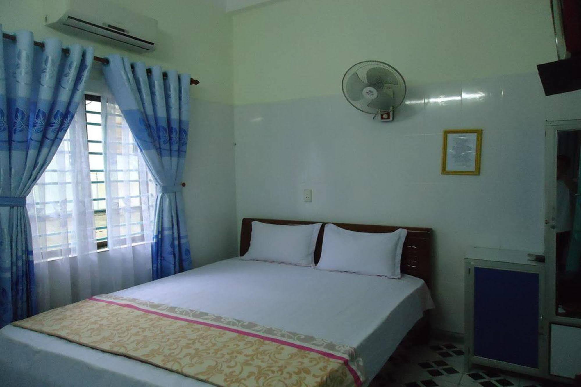 Anh Linh 1 Hotel Dong Hoi Exterior photo